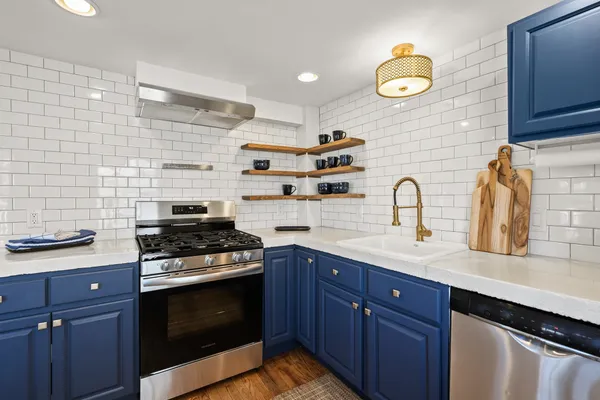 $725,000 | 7 Moreland Avenue, Hull, MA 02045