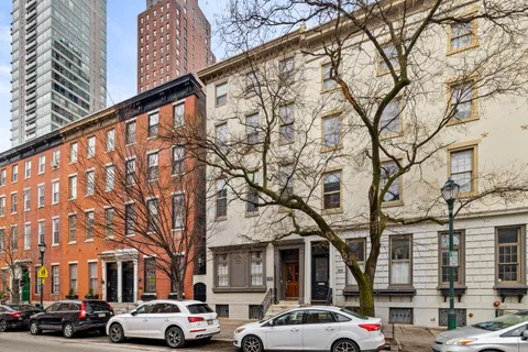 $1,100,000 | 1617 Spruce Street, Unit 200, Philadelphia, PA 19103