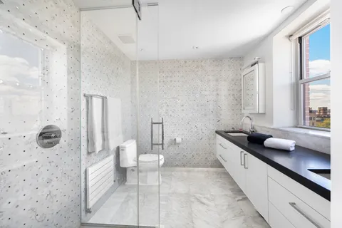 $6,000,000 | 296 West 10th Street, Unit 8S | West Village