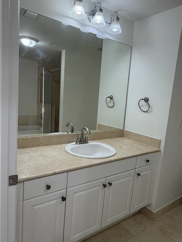 $550,000 | 357 Almeria Avenue, Unit 1006, Coral Gables, FL 33134