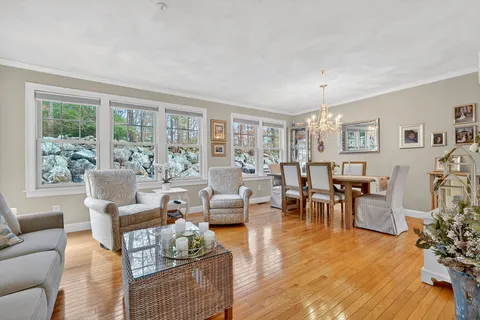 Contact Agent | 102 Central Street, Unit 5A, Saugus, MA 01906