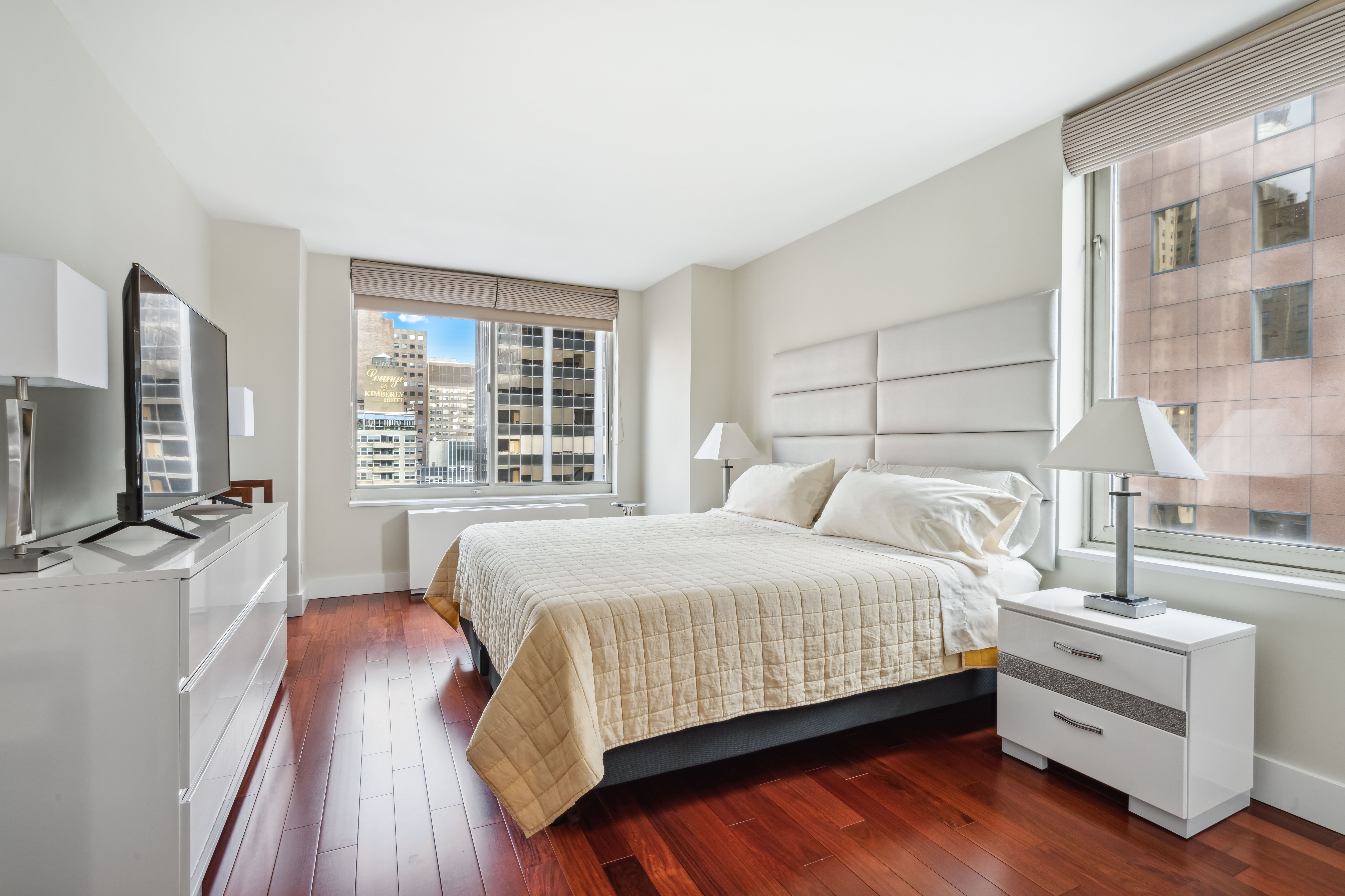 145 East 48th Street, Unit 29F Manhattan, NY 10017 - Photo 4 of 7 Gallery Image 4