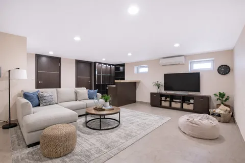 $2,495,000 | 153 Amherst Street | Manhattan Beach