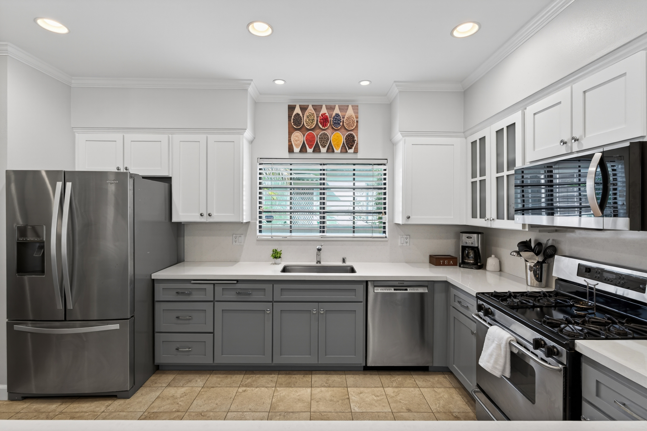 928 11th Street, Unit 2 Santa Monica, CA 90403 - Photo 5 of 46