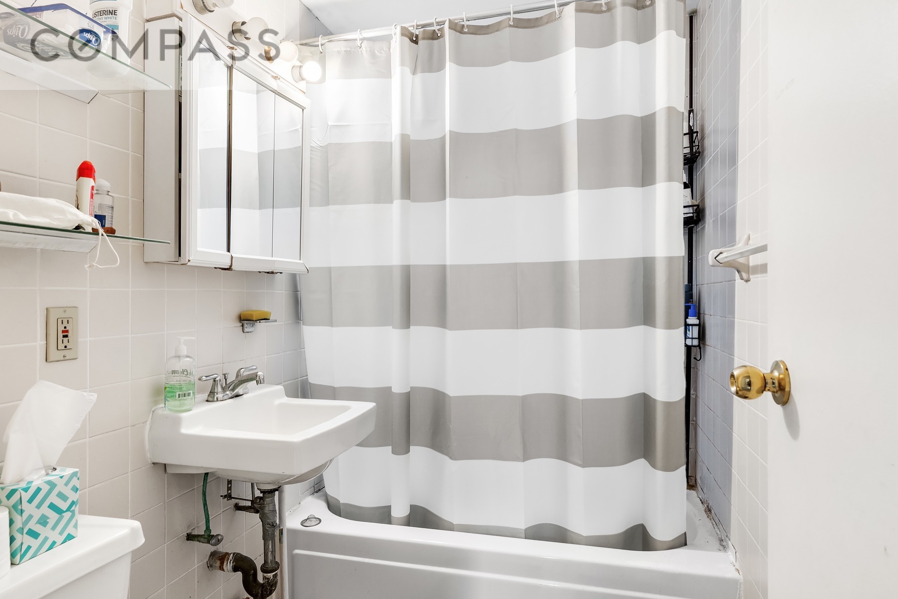 400 West 46th Street, Unit 4B Manhattan, NY 10036 - Photo 6 of 7