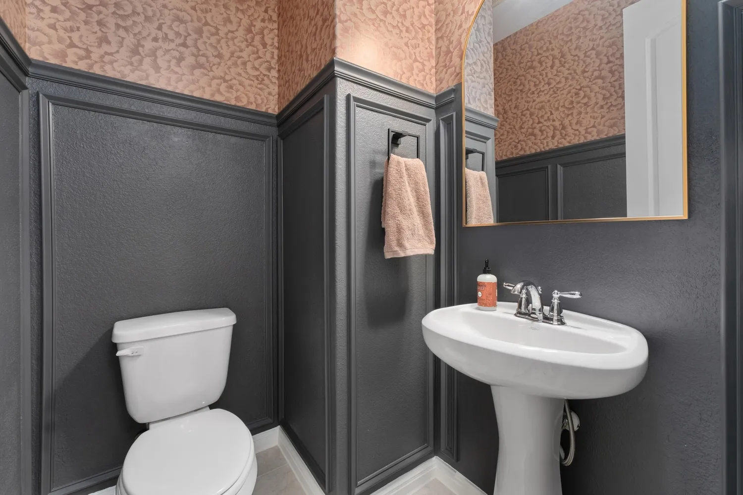 $800,000 | 1954 Headwaters Boulevard, Dripping Springs, TX 78620