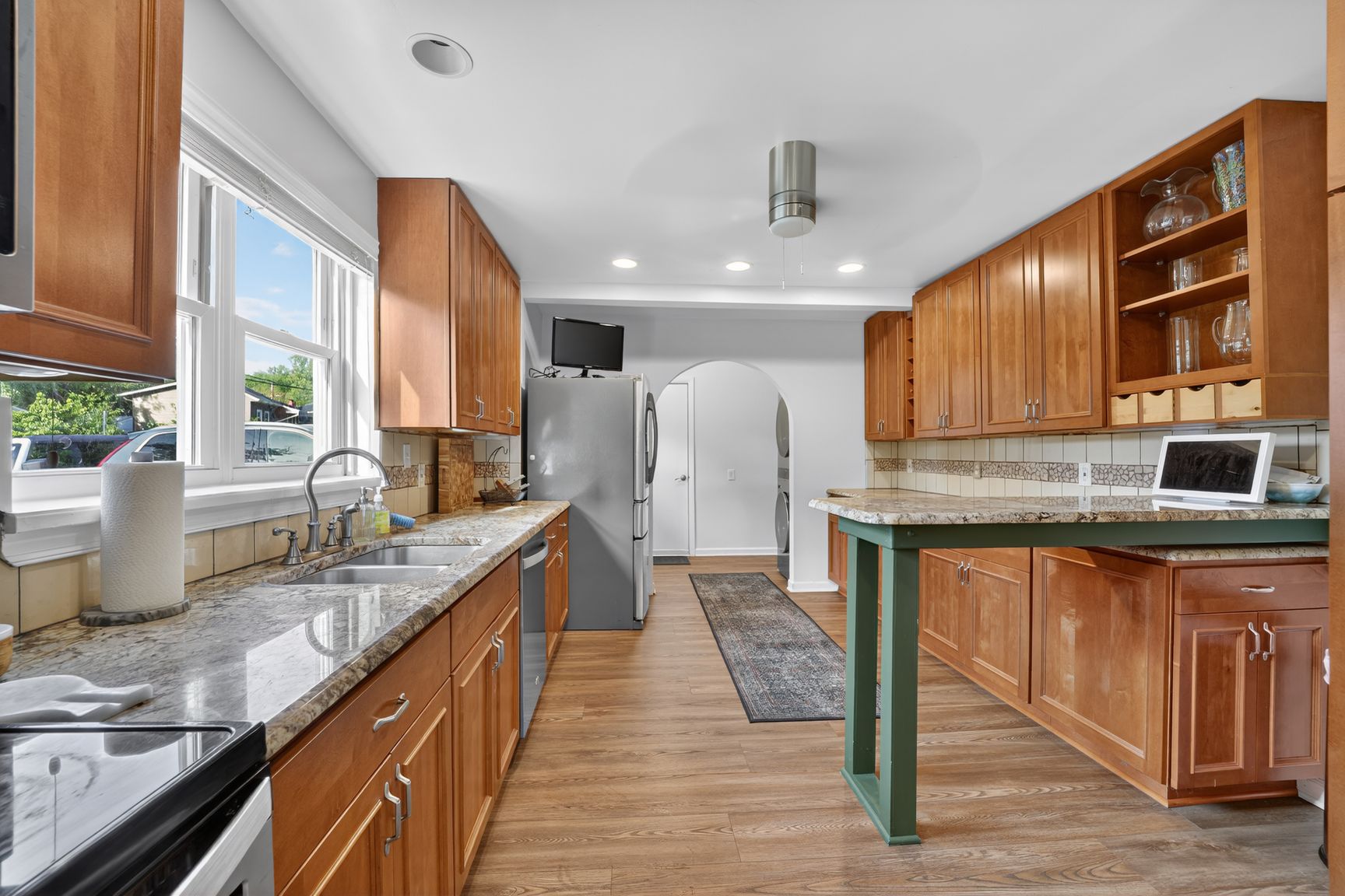 10123 Capitol View Avenue Silver Spring, MD 20910 - Photo 5 of 19