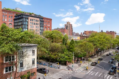 $885,000 | 87 Barrow Street, Unit 5G | West Village