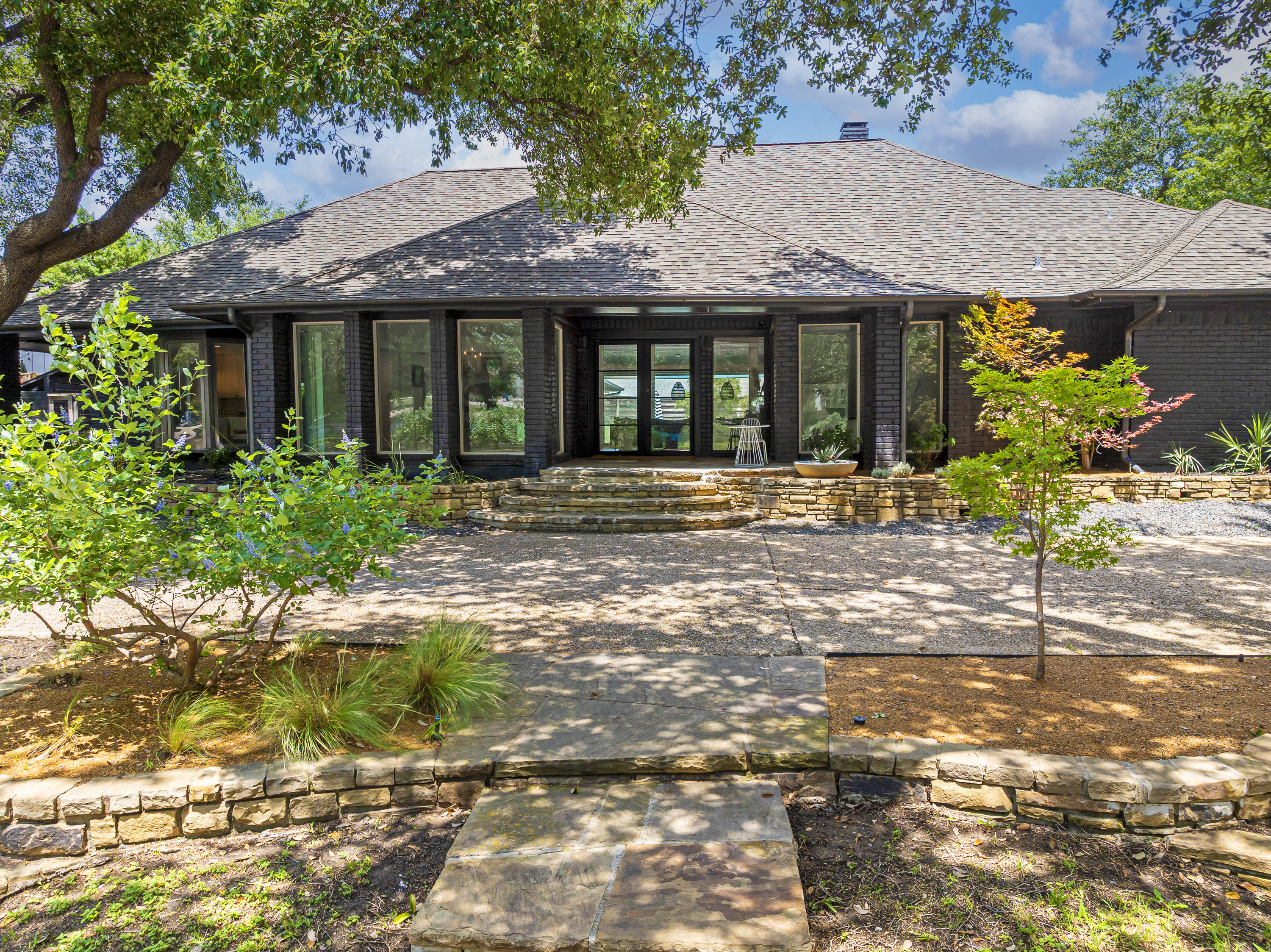 16424 Fallkirk Drive Dallas, TX 75248 - Photo 3 of 36