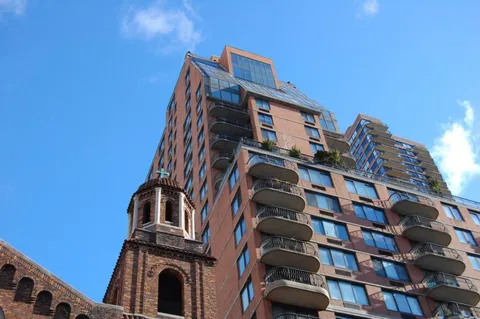 $775,000 | 343 East 74th Street, Unit 5H | Lenox Hill