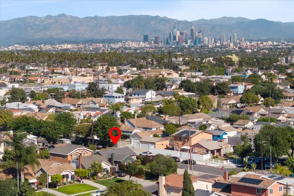 $1,295,000 | 3903 West 59th Place, Los Angeles, CA 90043