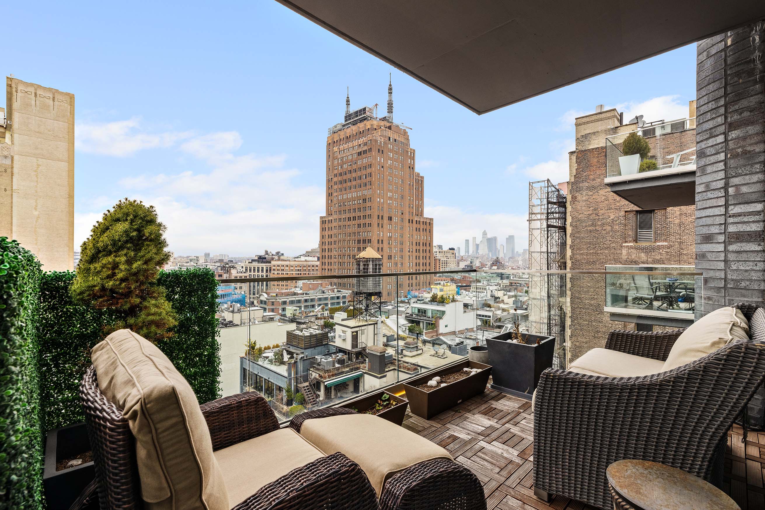 5 Franklin Place, Unit 14A Manhattan, NY 10013 - Photo 10 of 23 a view of roof deck with patio