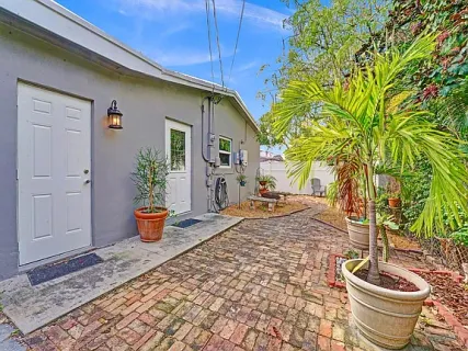 $630,000 | 381 Northeast 42nd Street, Oakland Park, FL 33334