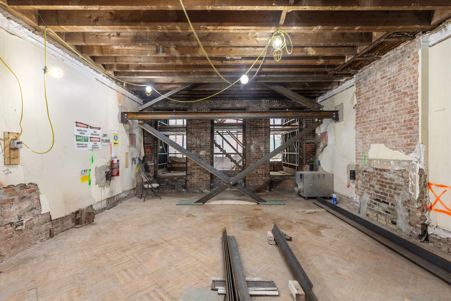 $9,800,000 | 105 East 64th Street | Lenox Hill