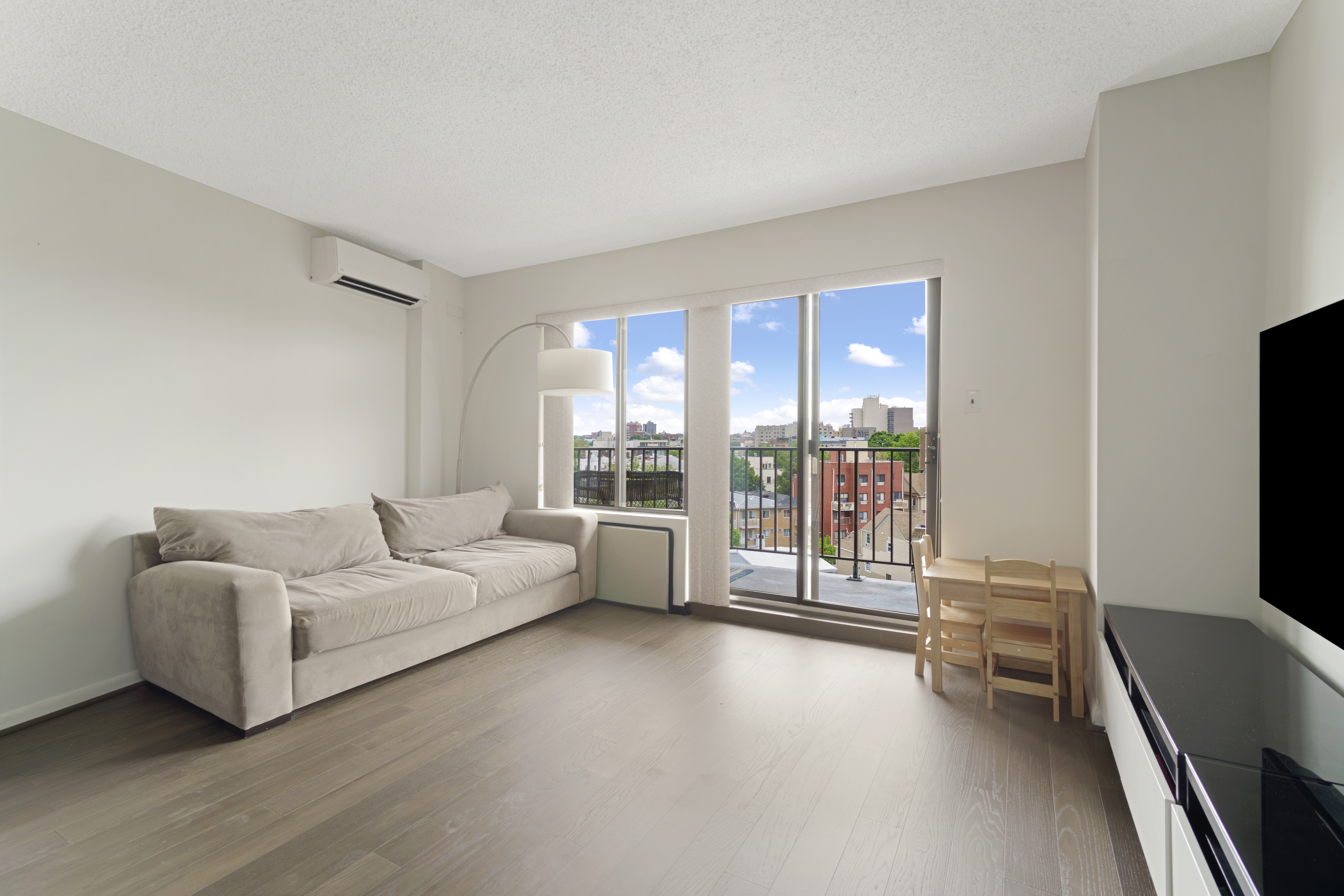 25-40 Shore Boulevard, Unit 7E Queens, NY 11102 - Photo 2 of 17