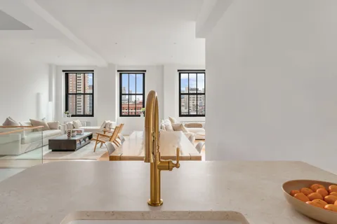 $4,250,000 | 20 Jay Street, Unit 8/9C | TriBeCa