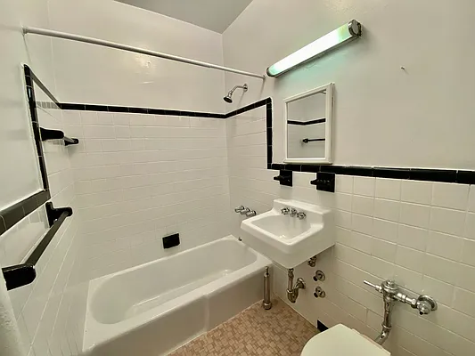 152 East 35th Street, Unit 6H Manhattan, NY 10016 - Photo 2 of 5