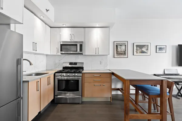 $3,650 | 100 Maspeth Avenue, Unit 3D | East Williamsburg