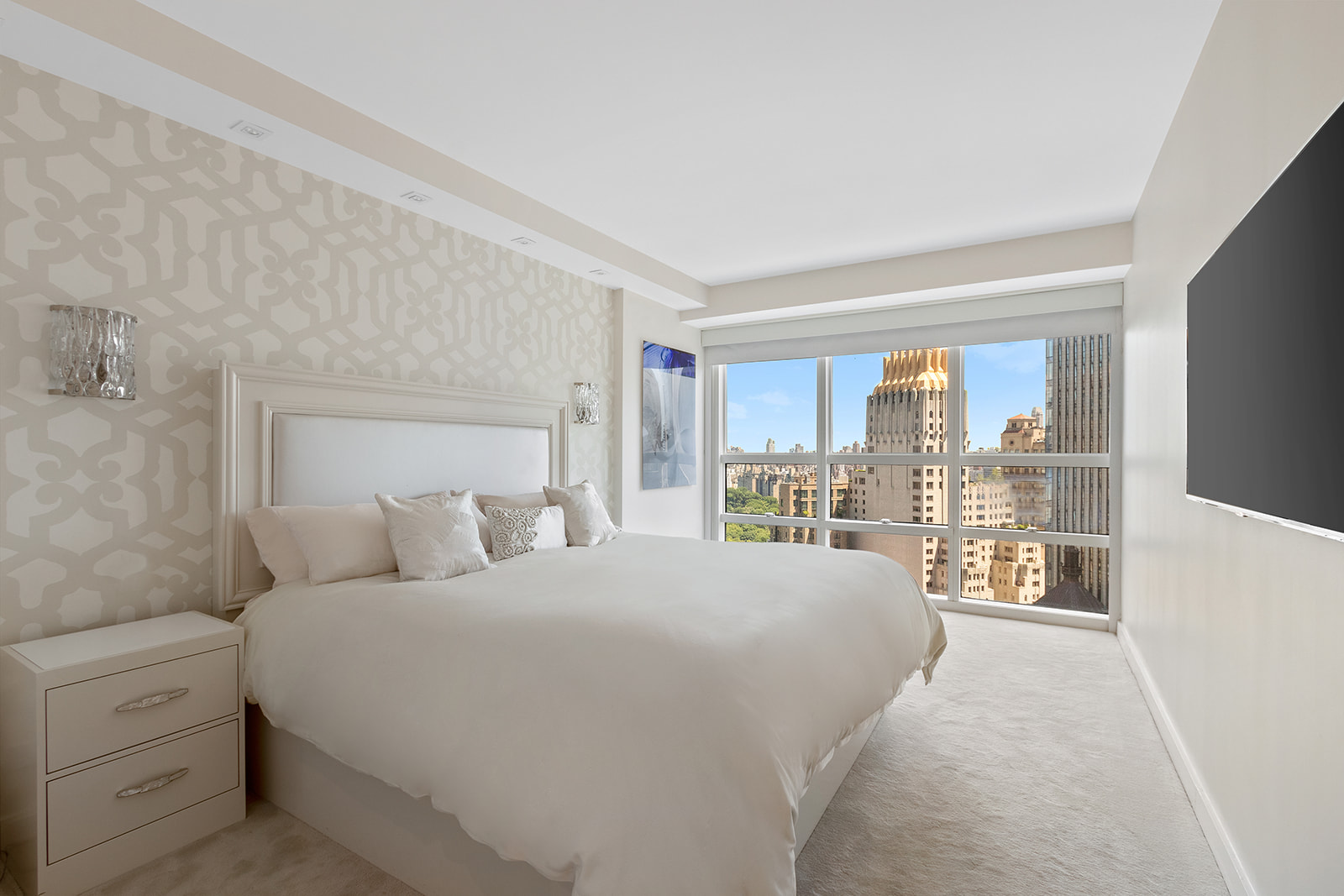 146 West 57th Street, Unit 40B Manhattan, NY 10019 - Photo 3 of 7