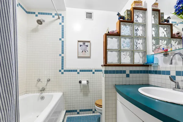 $3,400,000 | 101 West 12th Street, Unit 15JK | West Village