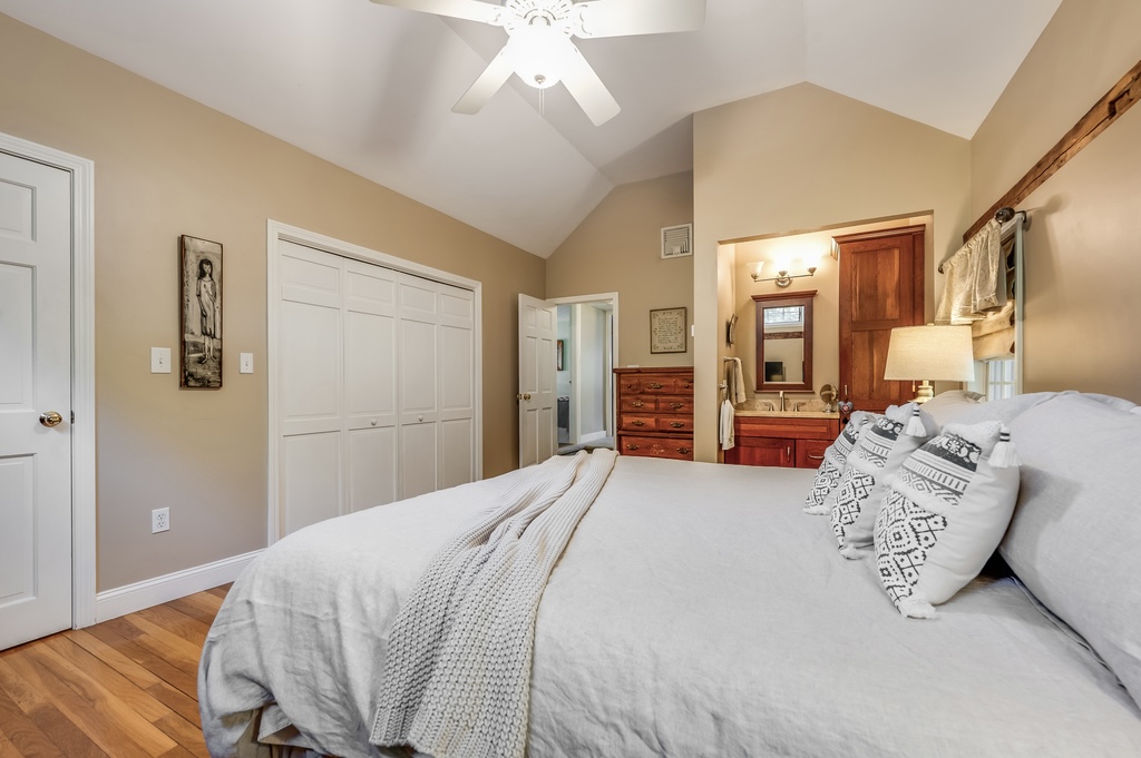 38 Berkeley Street Reading, MA 01867 - Photo 42 of 50