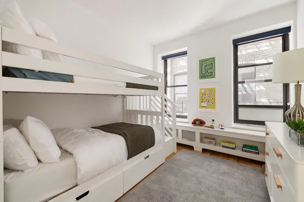 $1,695,000 | 60 Pineapple Street, Unit 4I | Brooklyn Heights