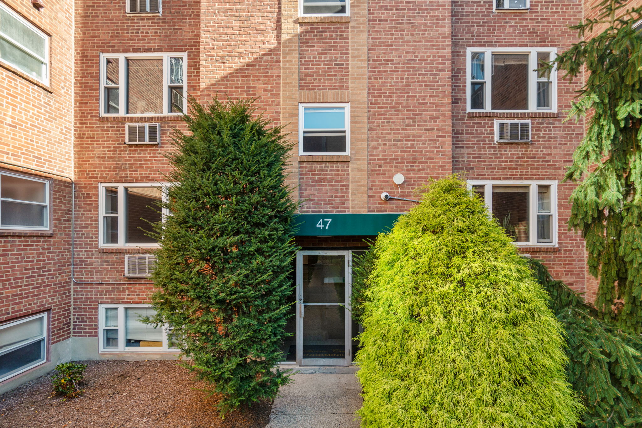 47 Colborne Road, Unit 1 Brighton, MA 02135 - Photo 2 of 23 Gallery Image 2