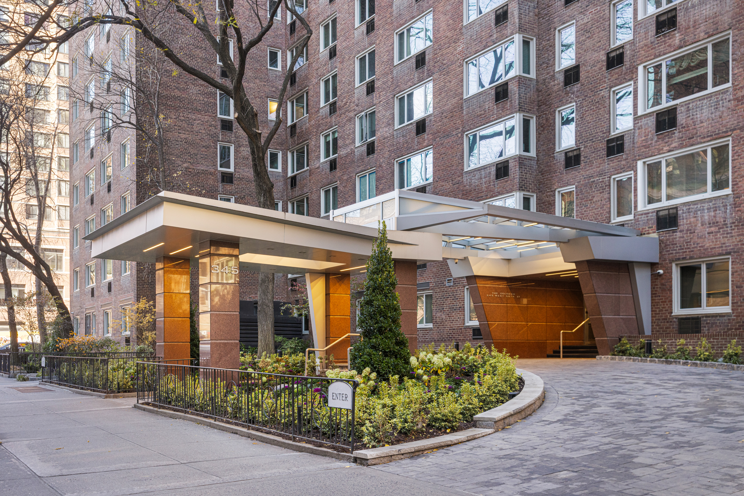 345 West 58th Street, Unit 4Y Manhattan, NY 10019 - Photo 11 of 12 a front view of a building