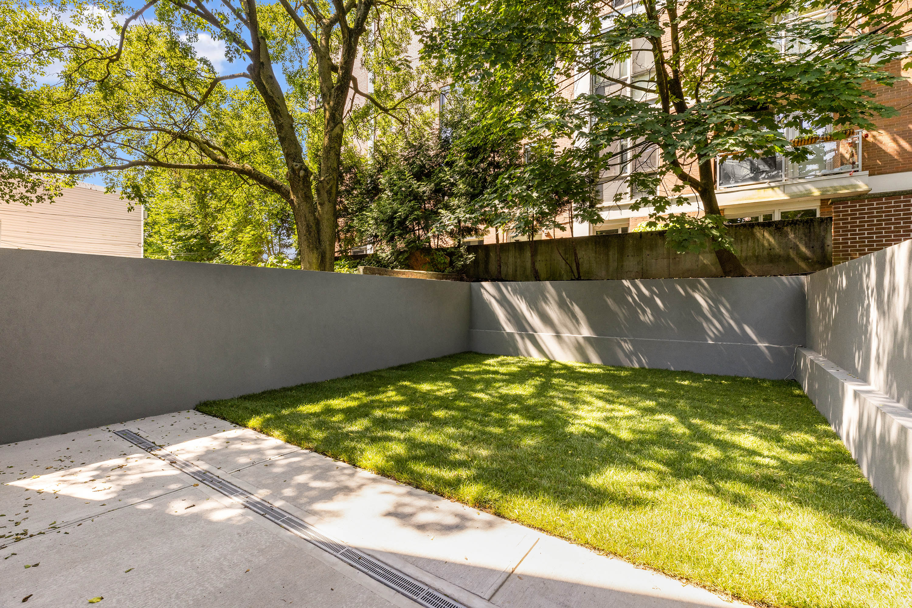 578 20th Street Brooklyn, NY 11218 - Photo 25 of 28 a view of a yard