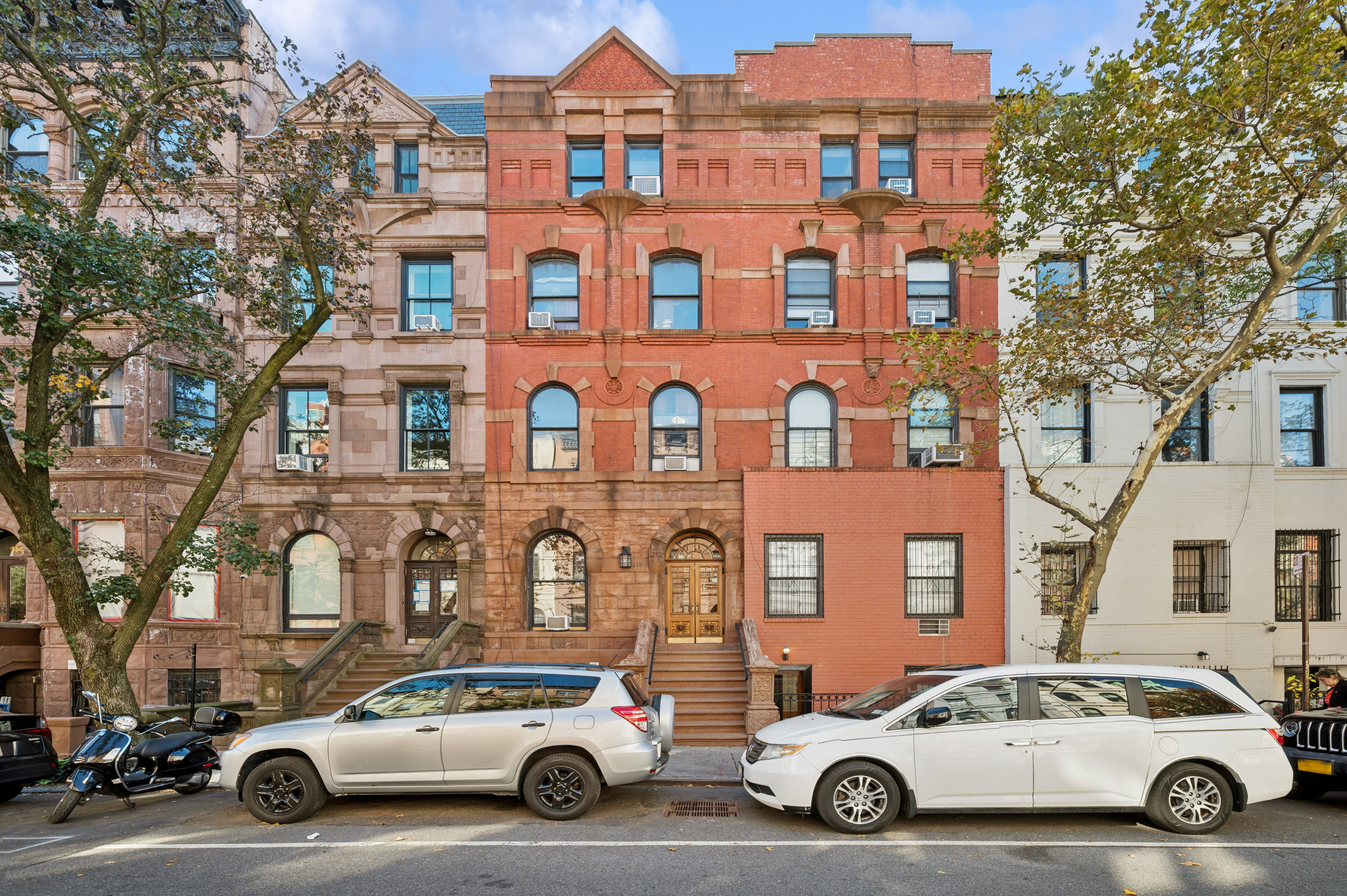 118 West 81st Street, Unit G Manhattan, NY 10024 - Photo 17 of 18 a car parked in front of a building