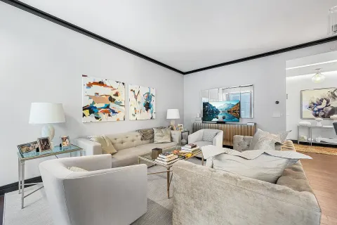 $2,550,000 | 53 West 53rd Street, Unit 20C | Midtown Central