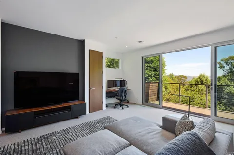 Contact Agent | 19 Toyon Lane, Sausalito, CA 94965