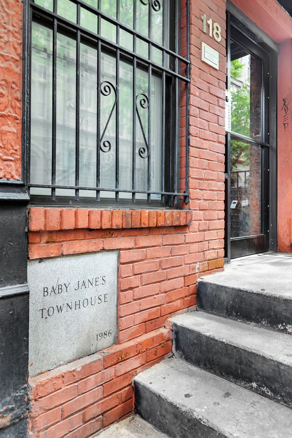 118 Suffolk Street, Unit 3A Manhattan, NY 10002 - Photo 6 of 8 a sign on the side of a building