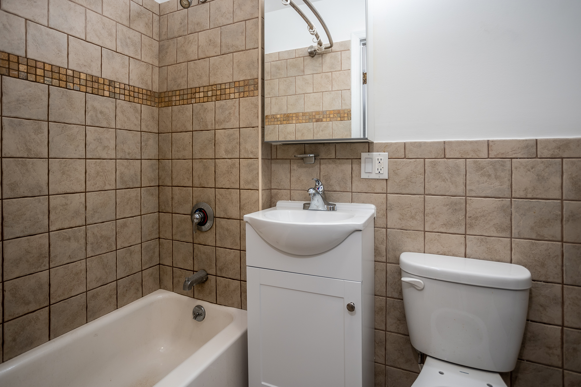 167 Monitor Street, Unit 2 Brooklyn, NY 11222 - Photo 3 of 10