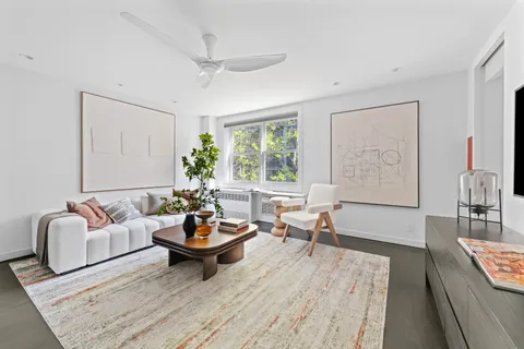 $1,530,000 | 333 West 22nd Street, Unit 4D | Chelsea