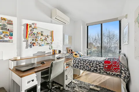 $2,825,000 | 21 South End Avenue, Unit 402 | Battery Park City