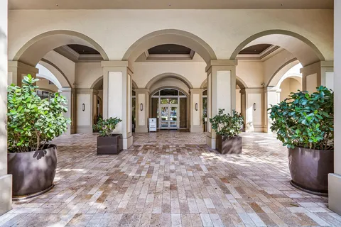 $2,100,000 | 550 Okeechobee Boulevard, Unit LPH23, West Palm Beach, FL 33401