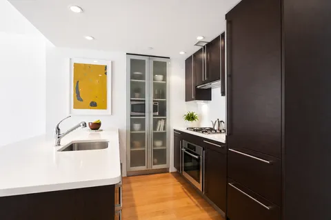 $1,295,000 | 464 West 44th Street, Unit PHA | Hell's Kitchen