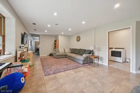 $4,000 | 2 Lyonsville Road, Boonton, NJ 07005