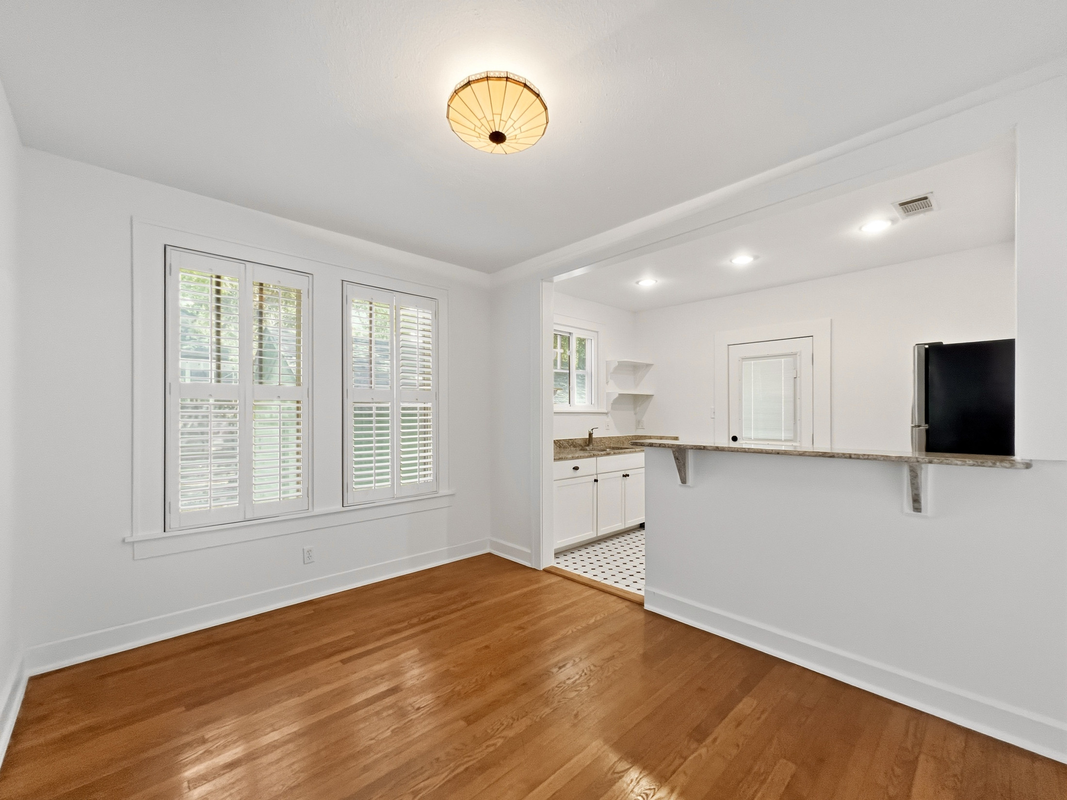 3307 Helms Street Austin, TX 78705 - Photo 10 of 24 Gallery Image 10