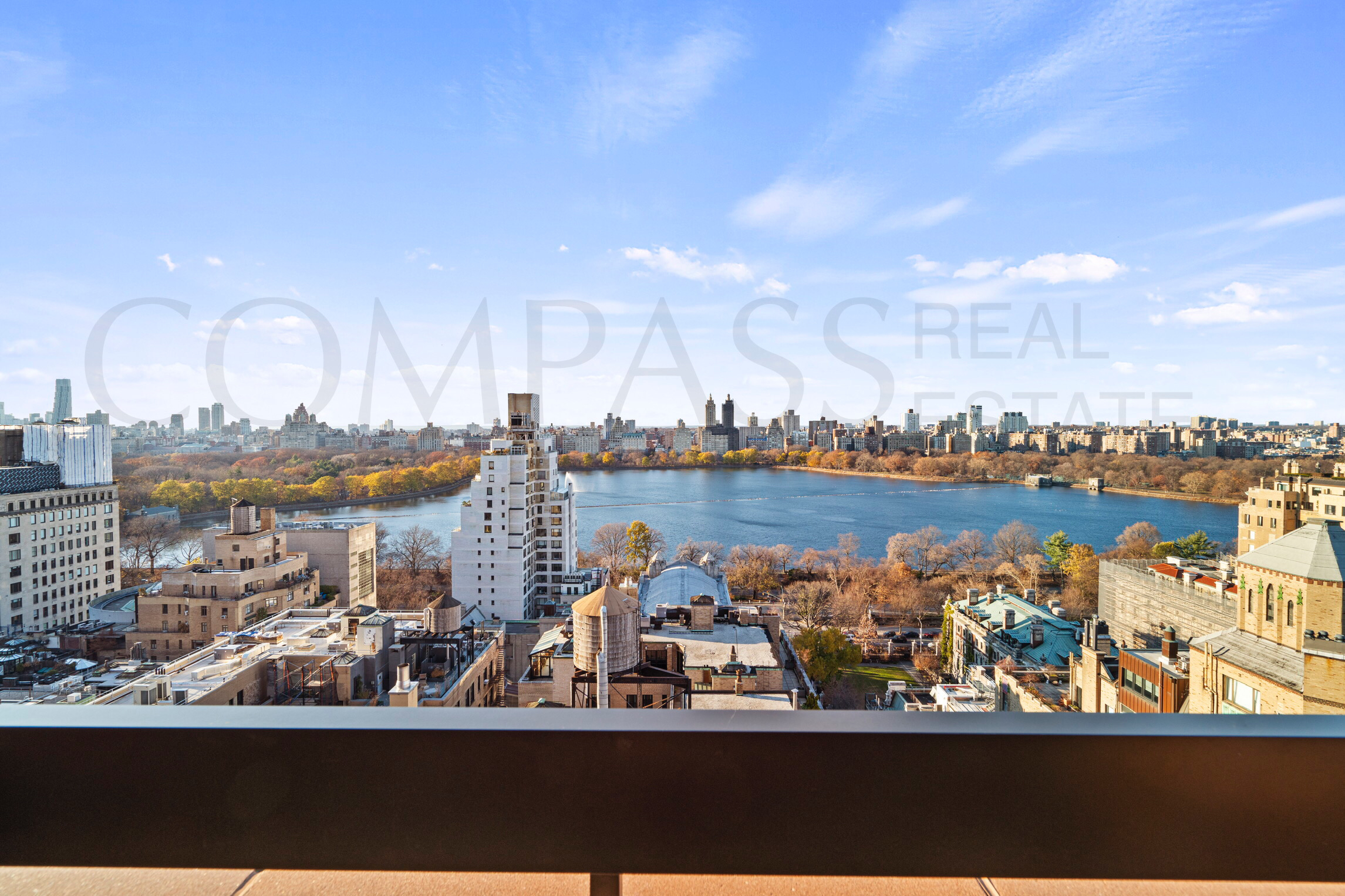 45 East 89th Street, Unit Undisclosed Manhattan, NY 10128 - Photo 3 of 10 a view of a city