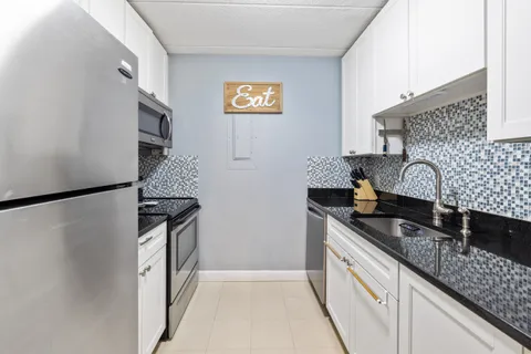 $399,000 | 10 Foster Street, Unit 306, Wakefield, MA 01880