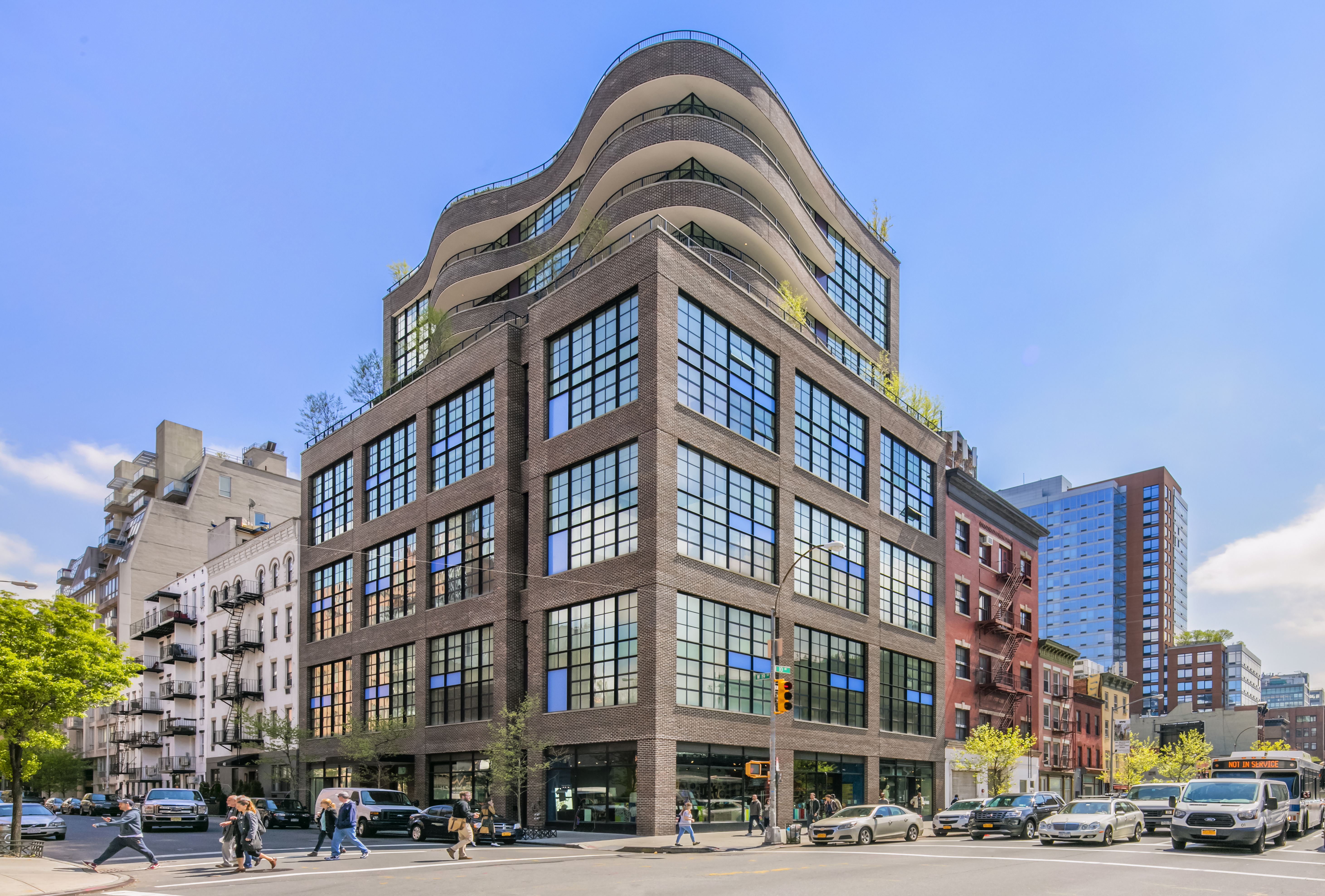 456 West 19th Street, Unit PHH Manhattan, NY 10011 - Photo 14 of 15 a front view of a building