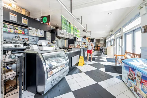 $275,000 | 5800 Arlington Avenue, Unit 6L | North Riverdale