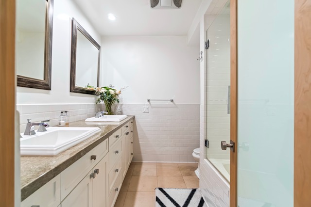 1015 North Kings Road, Unit 301 West Hollywood, CA 90069 - Photo 17 of 22