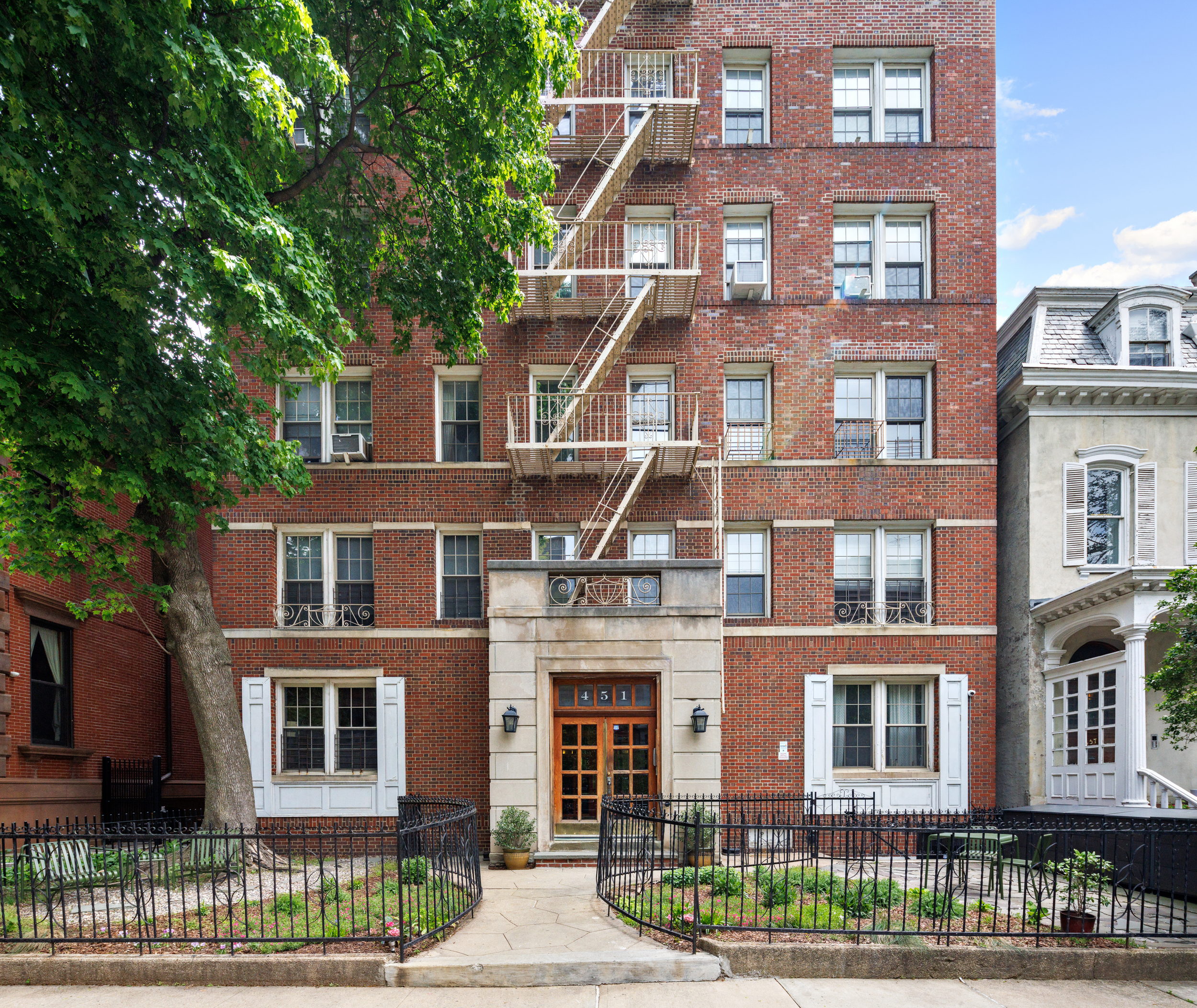 451 Clinton Avenue, Unit 2E Brooklyn, NY 11238 - Photo 14 of 15