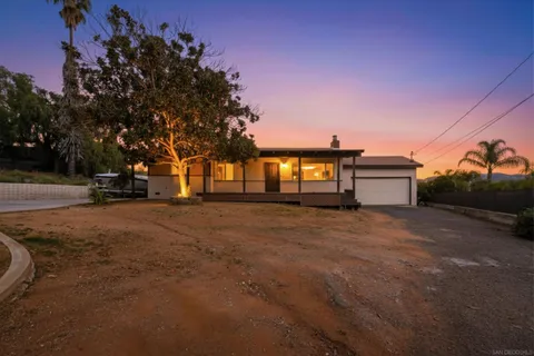 $800,000 | 612 Momar Lane, Escondido, CA 92027