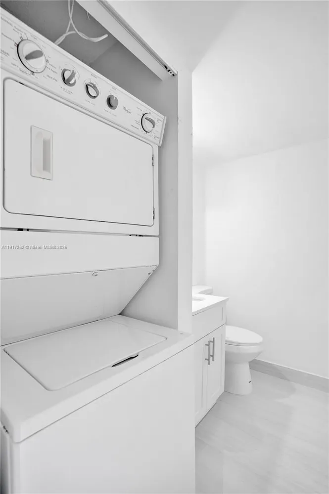 $1,700 | 4164 Inverrary Drive, Unit 305, Lauderhill, FL 33319