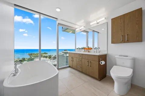 $1,980,000 | 629 Ke’eaumoku Street, Unit 3301, Honolulu, HI 96814