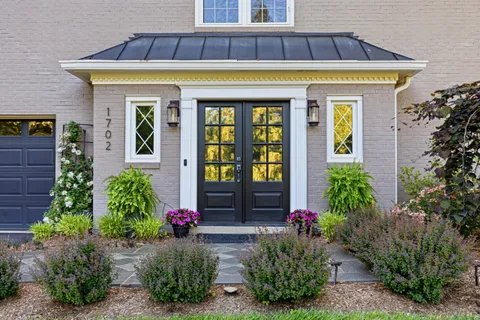 $1,250,000 | 1702 Mason Hill Drive, Alexandria, VA 22307